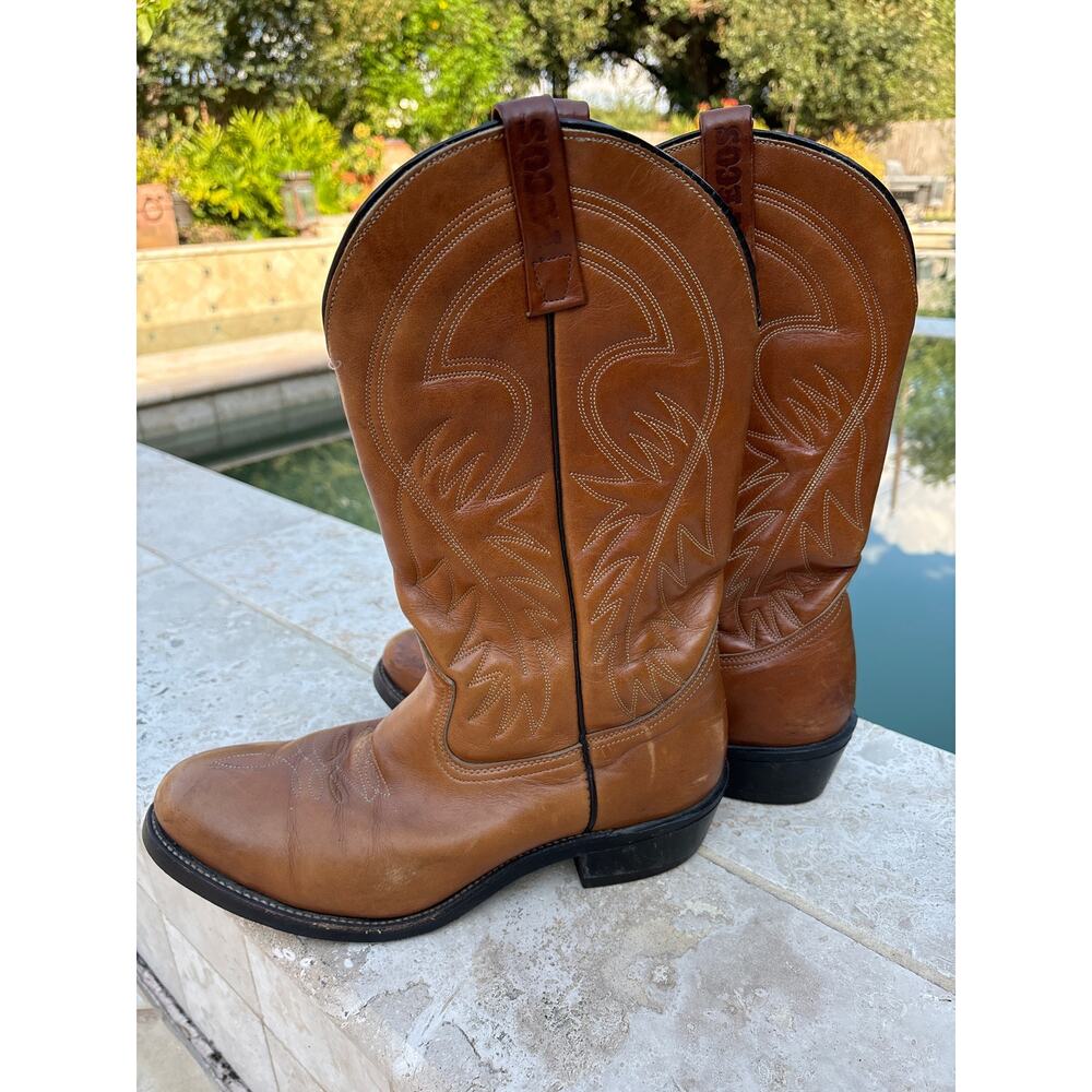 Pecos 10 1/2 sweet boots in cognac color with minimal wear. ￼